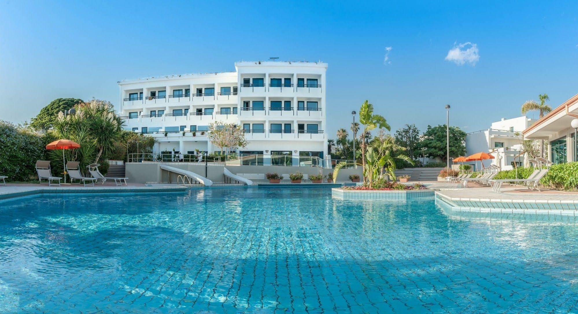 Acacia Marina Hotel Marina di Ragusa Exterior photo